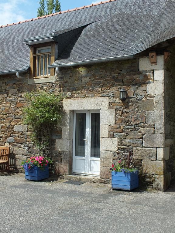 Gites De Lenvos Pontivy Habitación foto